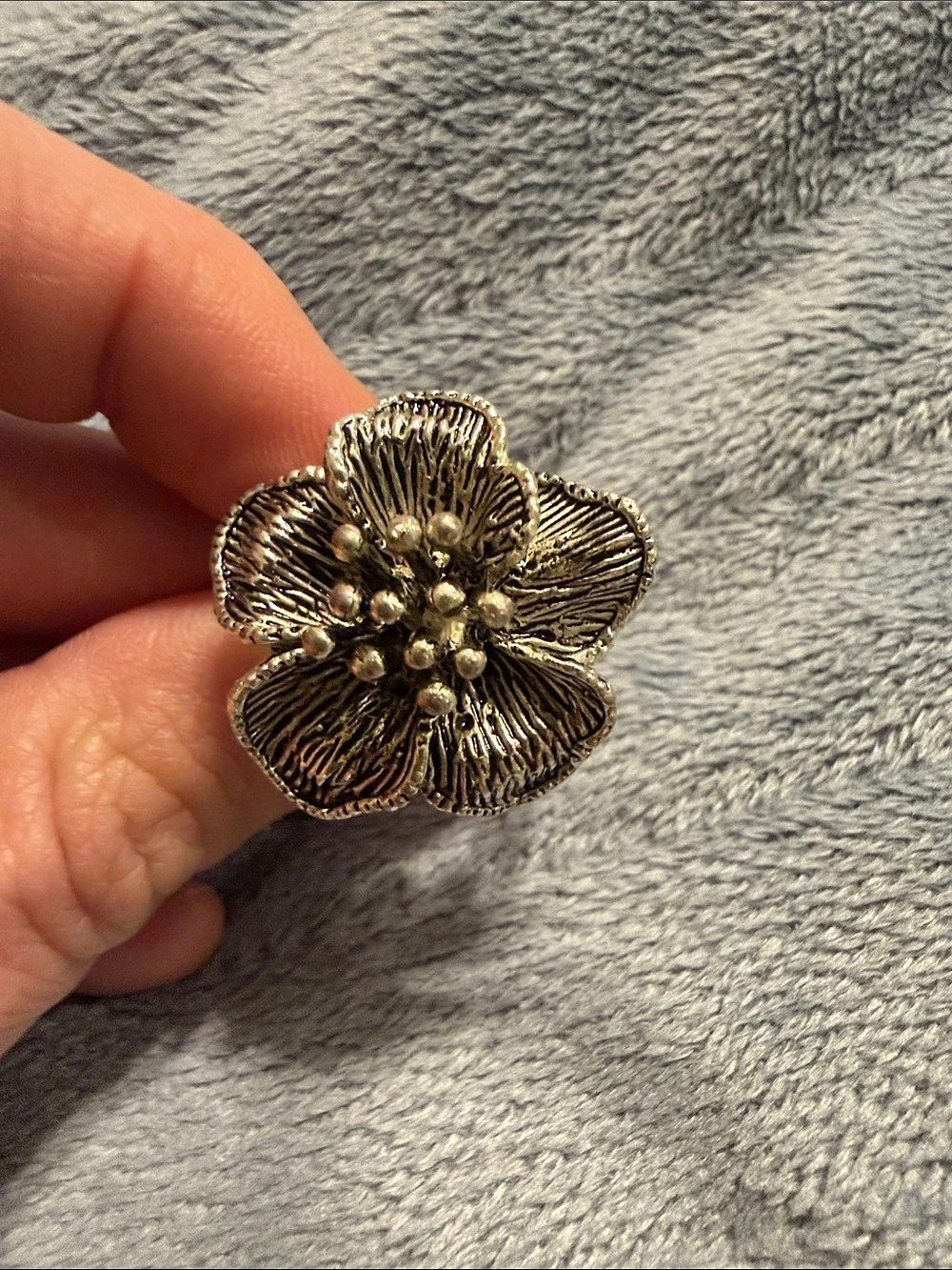 Floral Statement Ring in Silver Like New
